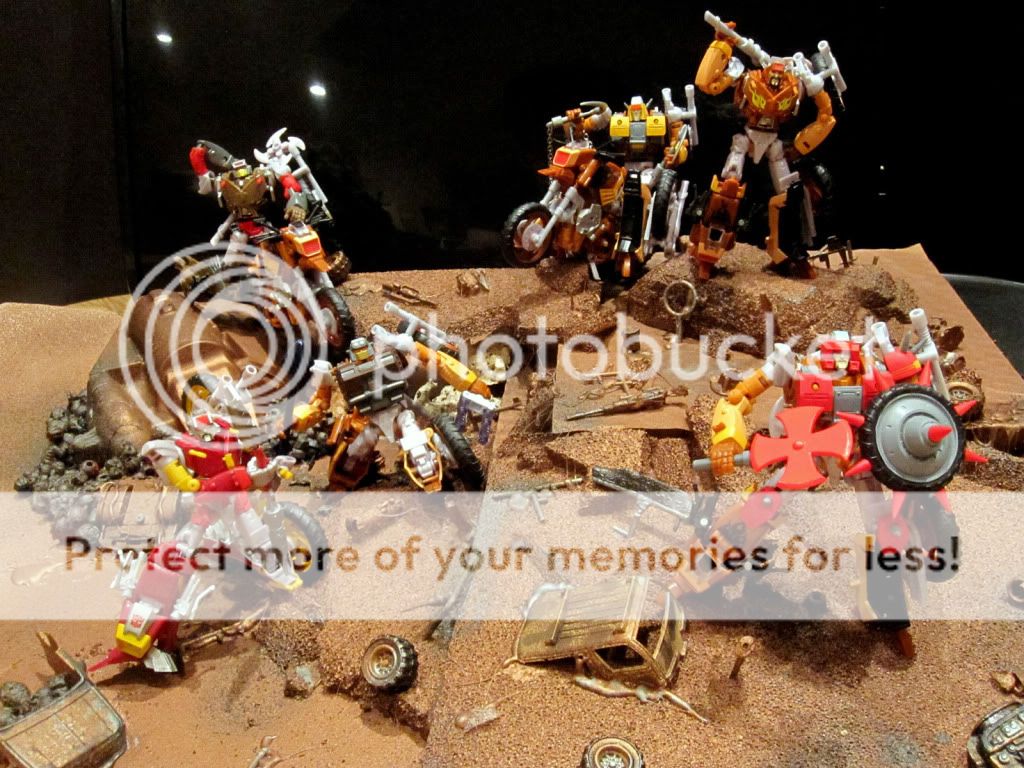 Heavy/Scratch Junkion of Junk diorama TFW2005 The 2005 Boards